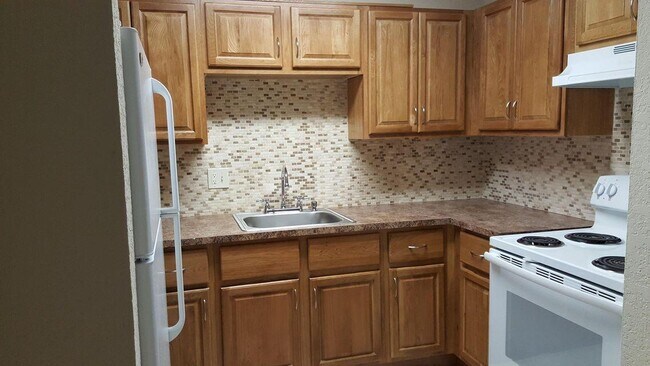 Building Photo - 11350 Royal Palm Blvd