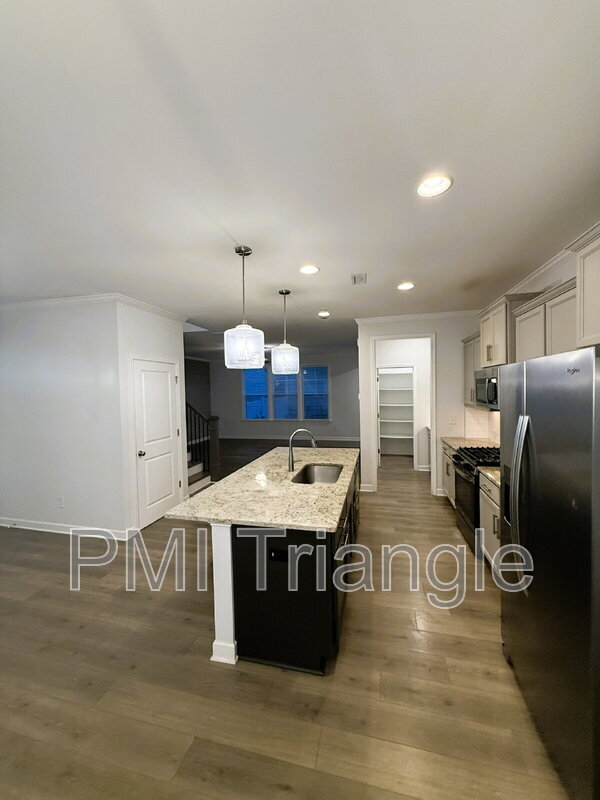 Building Photo - 156 Etteinne Garden Ln