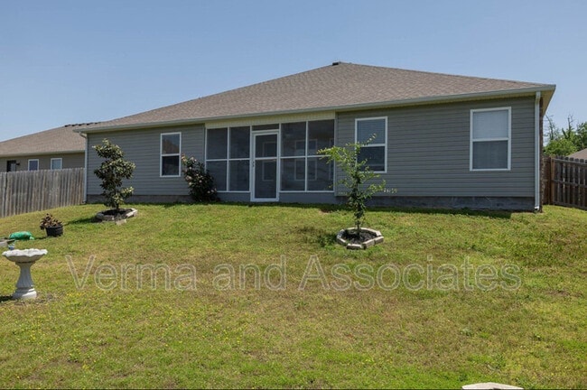 Building Photo - 6108 SW Warrington Rd