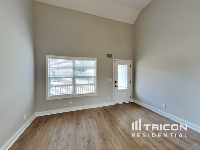 Foto del edificio - 393 Preakness Cir