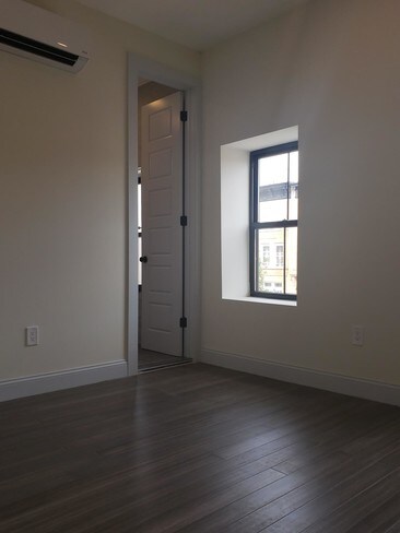 Building Photo - 786 Greene Ave
