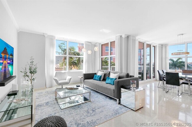Foto del edificio - 2110 N Ocean Blvd