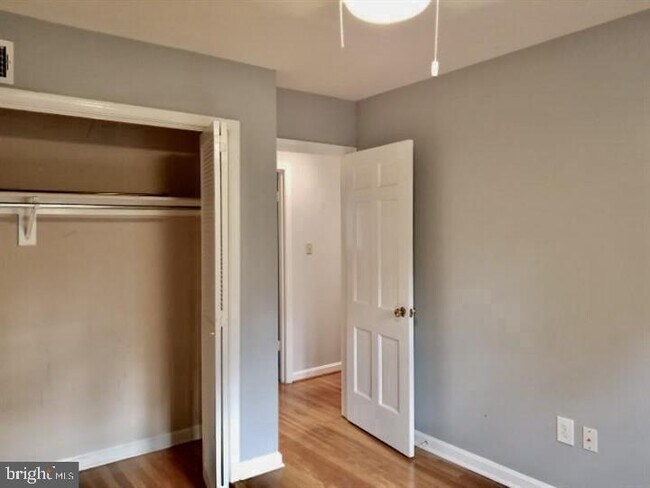 Foto del edificio - 6030 Hardwick Pl