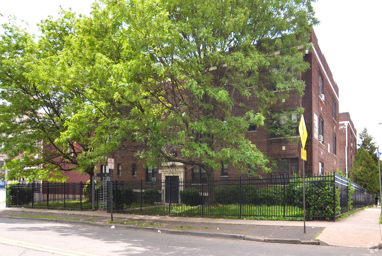 The Fleetwood Apartments Apartments in Bridgeport, CT