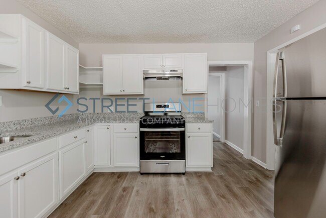 Building Photo - Charming 3 Bedroom in Birmingham!
