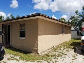 Building Photo - 520 Pinewood Ave