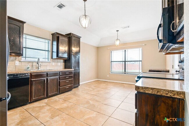 Building Photo - 2509 Isabelle Dr