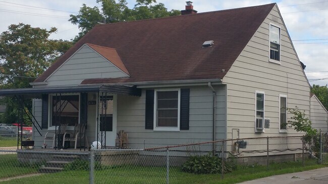 Building Photo - 8746 Hudson Ave