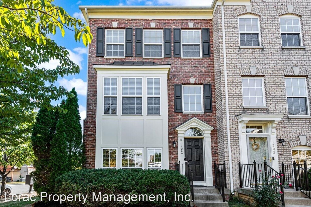 4 br, 3.5 bath House 1200 Wilcox Ave House Rental in Fredericksburg