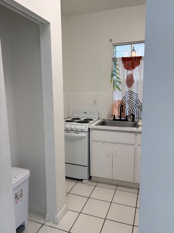 Building Photo - 3147 Mary St