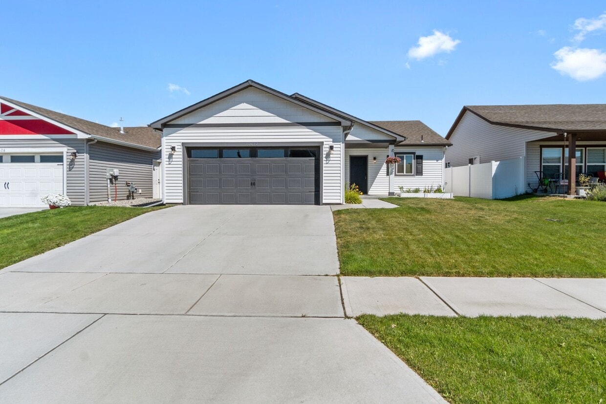 Primary Photo - Beautiful Single Family Home In Cheney!!