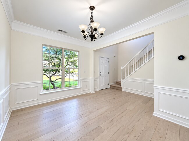 Foto del edificio - 112 Huntersville Rd