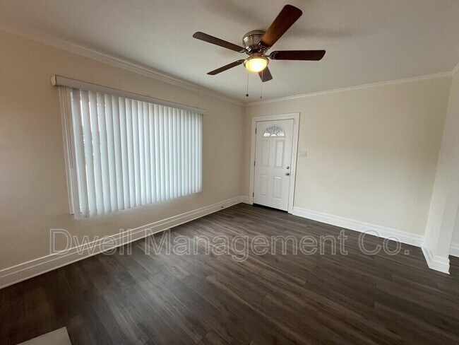 Foto del edificio - 1430 Diamond Ln