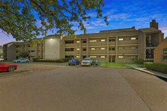 Building Photo - 12600 Melville Dr