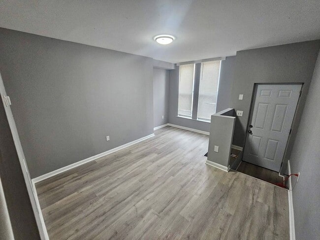 Building Photo - 1341 Glyndon Ave