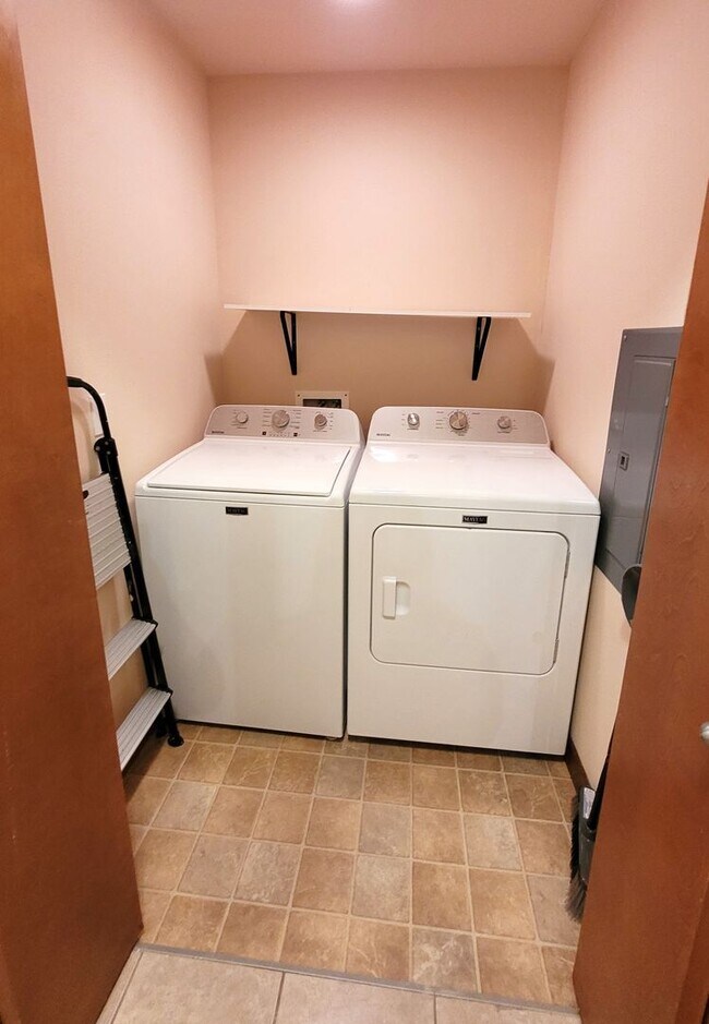 Foto del edificio - Tranquil One Bedroom Condo in central location - Gladstone