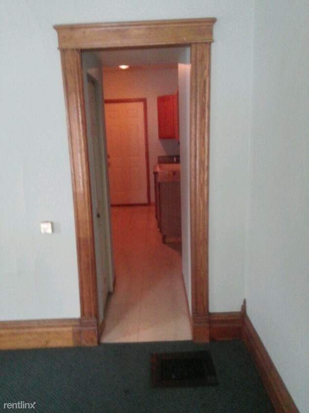 Building Photo - Studio, 1 bath  - 1120 Forbes St Apt 2
