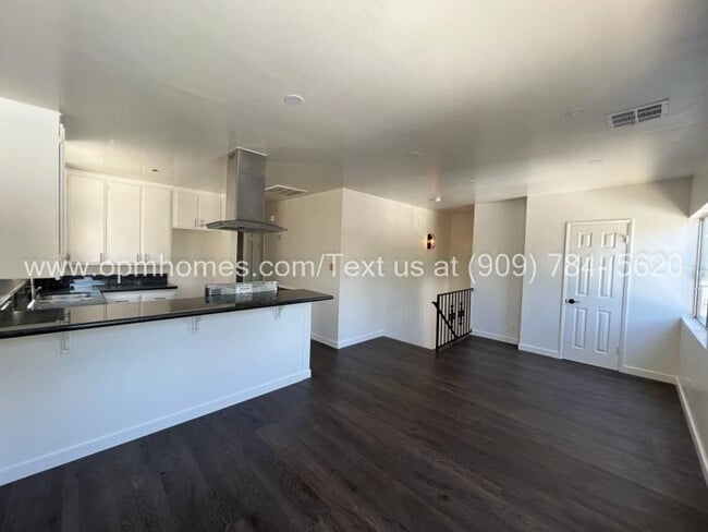 Building Photo - 1415 Seward St