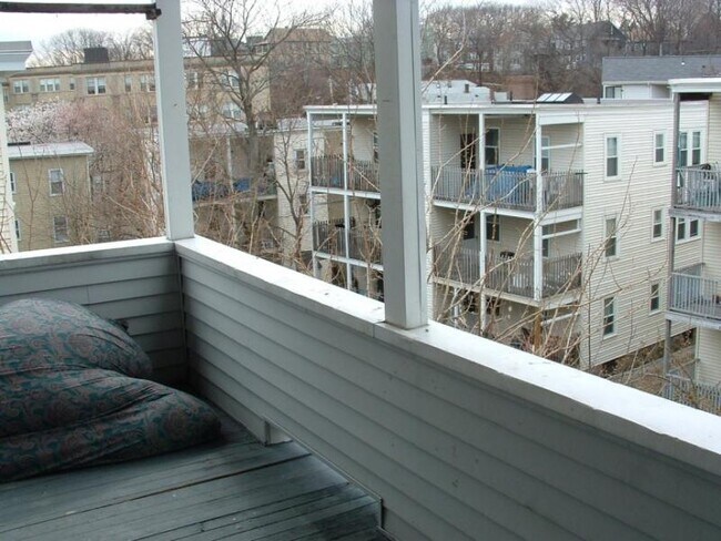 Foto del edificio - 12 Ransom Rd