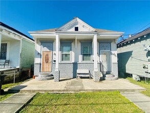 Building Photo - 932 Lamanche St