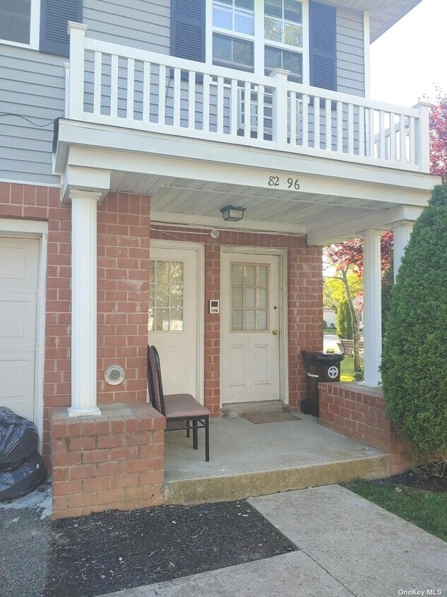 Foto principal - 82-96-96 Country Pointe Cir