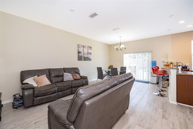 Building Photo - 10733 Savannah Landing Cir