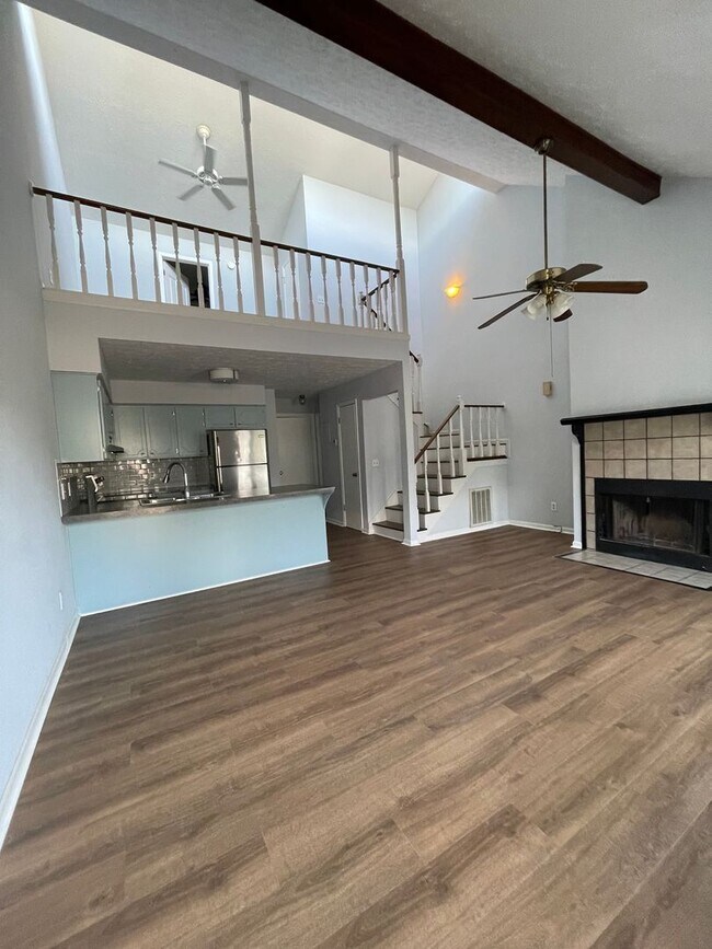 Building Photo - 2 story with loft Auburn