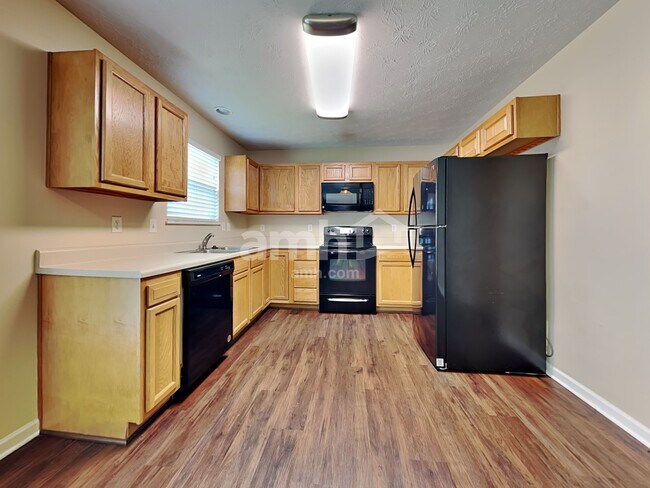 Foto del edificio - 32 Ascot Glen Dr