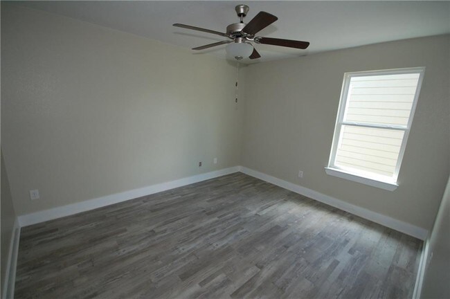 Building Photo - Spring Street Townhomes