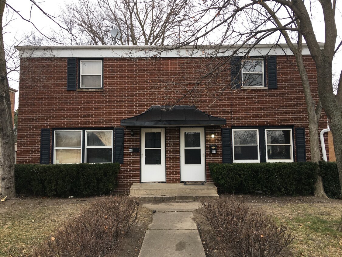 611 Waukegan Rd, Deerfield, IL 60015 Townhome Rentals in Deerfield IL