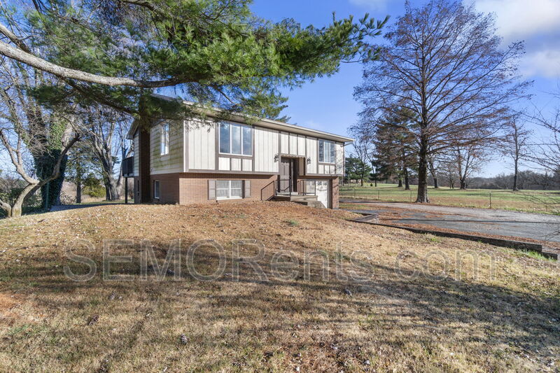 Primary Photo - 233 County Road 341