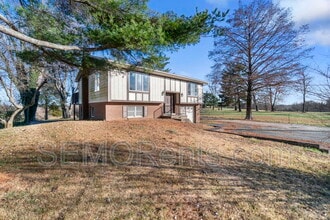 Building Photo - 233 Co Rd 341