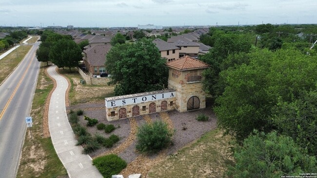 Building Photo - 2123 Muuga Manor