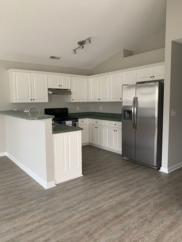 Primary Photo - Wonderful 3BR 2BA home in Ogden area of Wi...