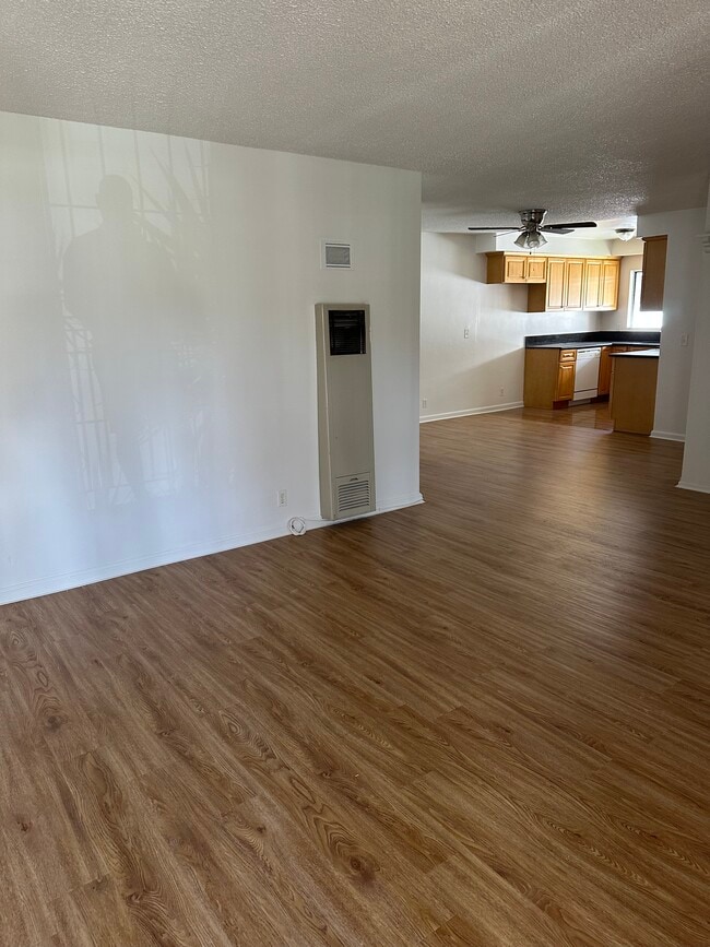 Building Photo - 10514 Moorpark St
