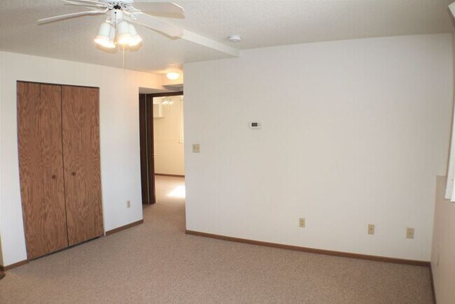 Foto del edificio - $1025 | 2 Bedroom, 1 Bathroom Condo | Pet ...