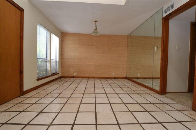 Foto del edificio - 5311 Doe Valley Ln