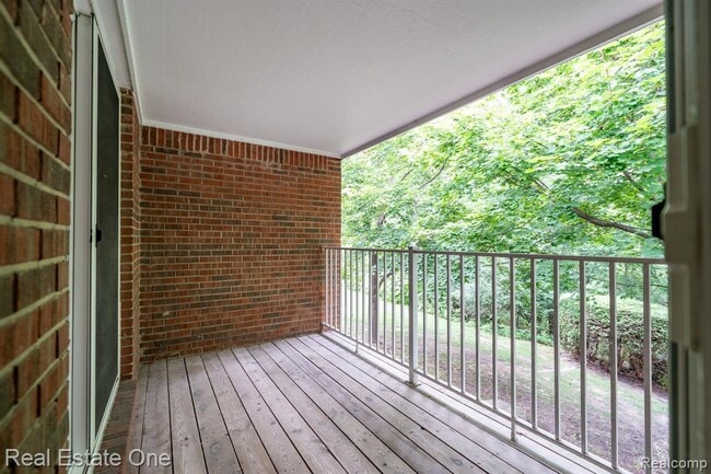 Building Photo - 44770 Marigold Dr