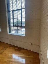 Building Photo - 20 Newman Ave