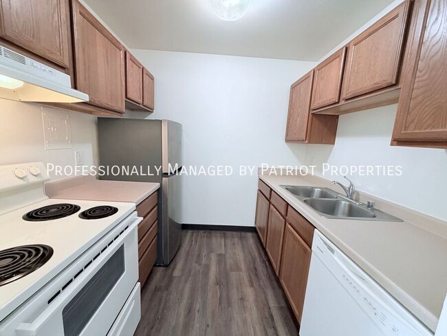 Building Photo - 1201 Emerald Terrace