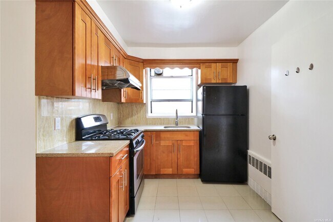 Building Photo - 41-25 Kissena Blvd