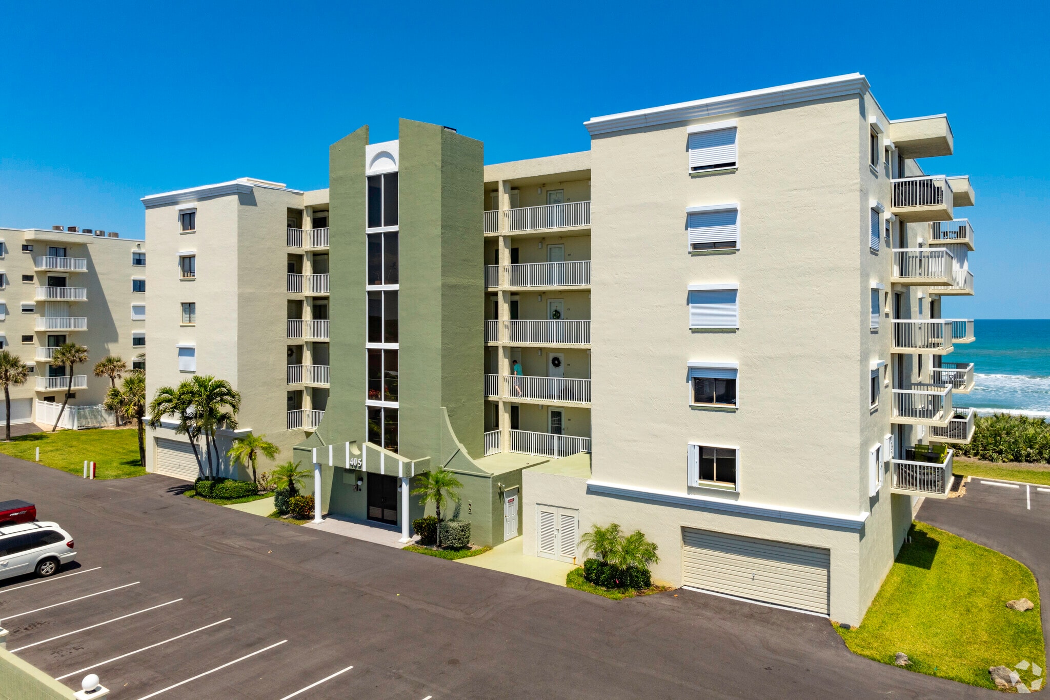 East Horizon Condominiums