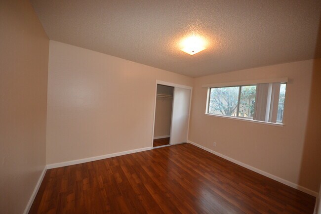 Foto del edificio - 125 W Hamilton Ave