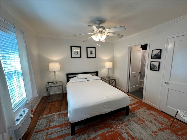 Foto del edificio - 1639 Bonnie Brae St