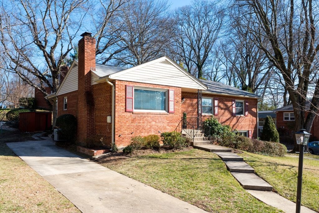 Building Photo - 3149 Patrick Henry Dr