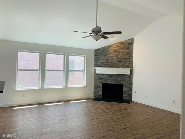 Building Photo - 3 br, 2 bath House - 4035 Mt Everest Way