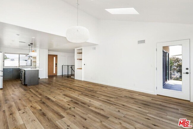 Foto del edificio - 1911 Silverwood Ln