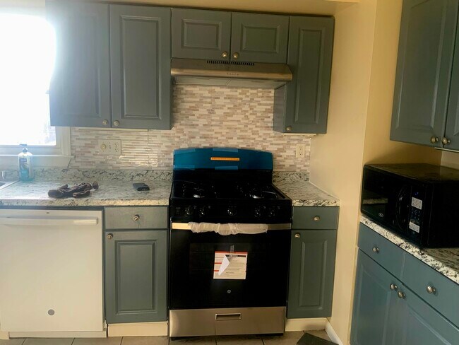 Foto del edificio - 726 Golden Ave