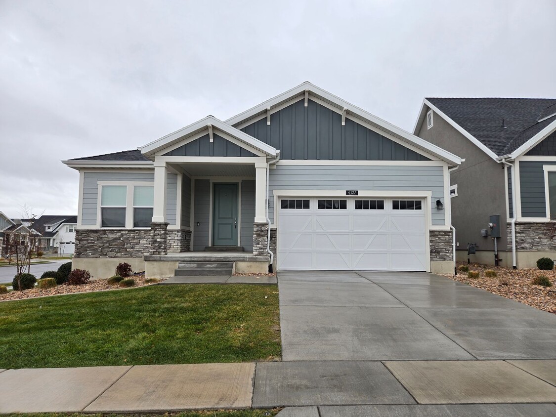 Foto principal - Beautilful 5 Bed 3.5 Bath in Lehi!!