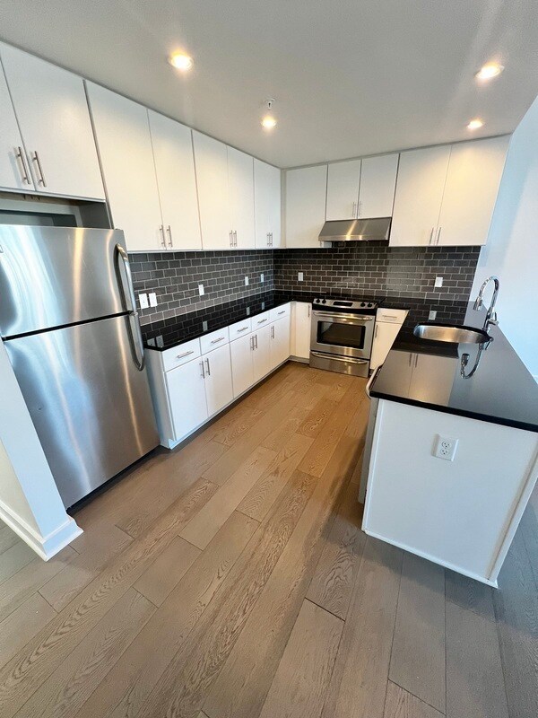 Foto del edificio - 323 N 24th St